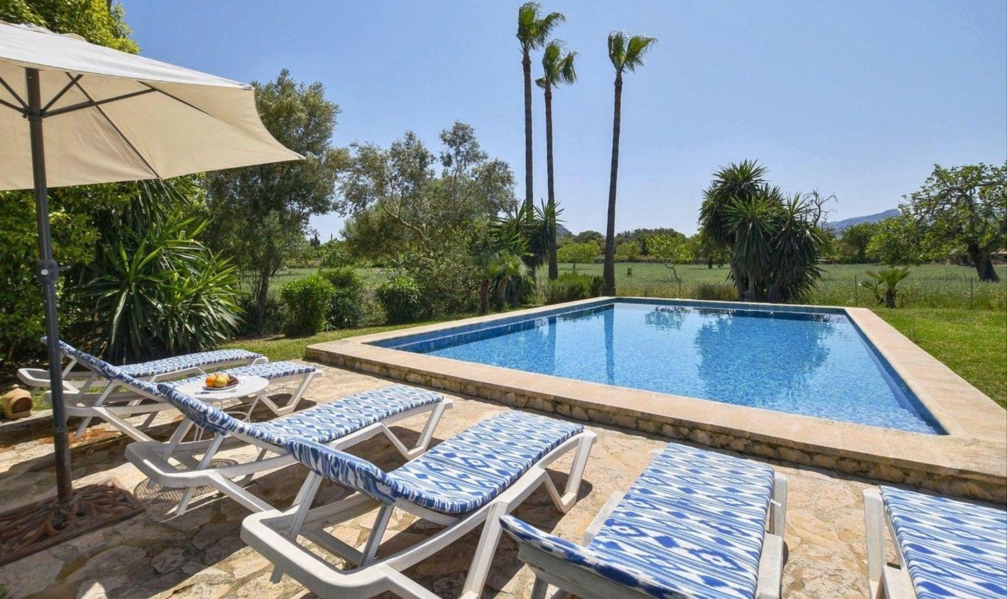 Wunderschoenes Im Landhausstil Mit Pool Fuer 6 Personen, 6 Km Vom Entfernt Ferienhaus