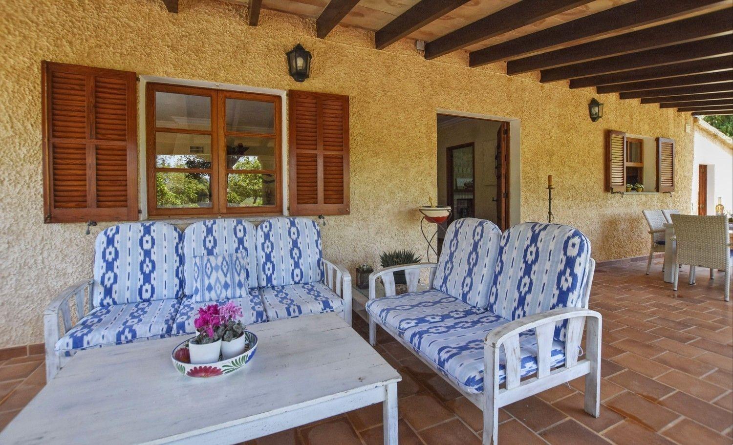 Wunderschoenes Im Landhausstil Mit Pool Fuer 6 Personen, 6 Km Vom Entfernt Ferienhaus *